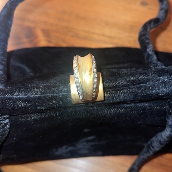 Vintage Black Velvet Handbag with Brass Closure by Princess Excellent Cond - Picture 5 of 7